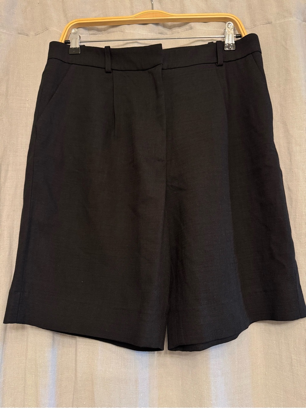 FRAME Black Tailored Trouser Shorts Pleated High Rise NWT Size 8